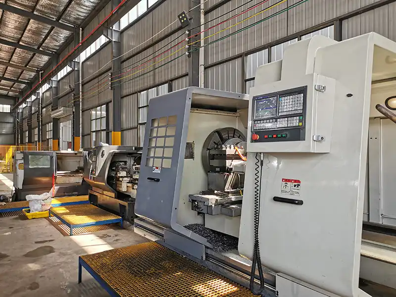 Equipamento de usinagem CNC.jpg
